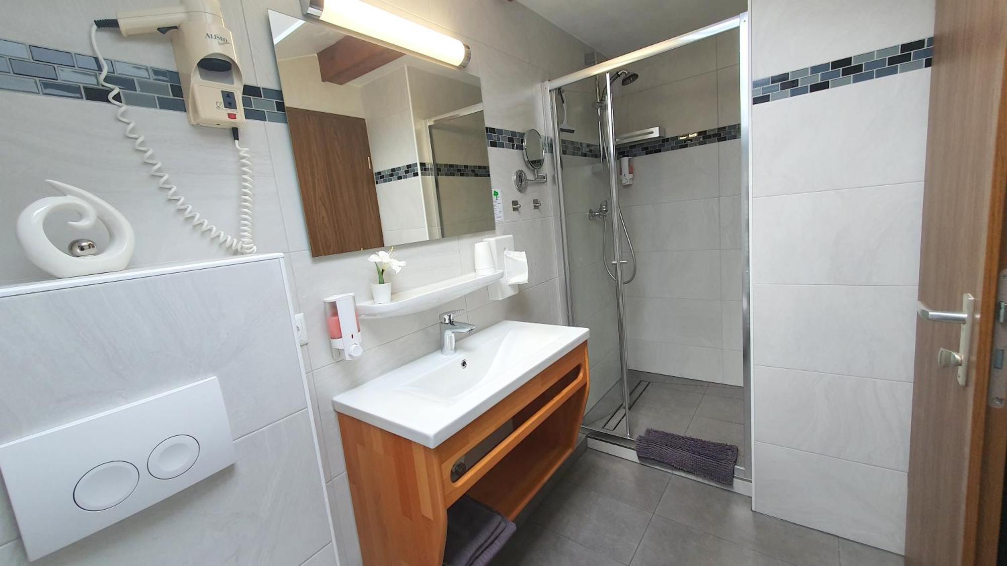 Hotel Garni Haus Alpine - Chiemgau Karte Inkl Ruhpolding Luaran gambar