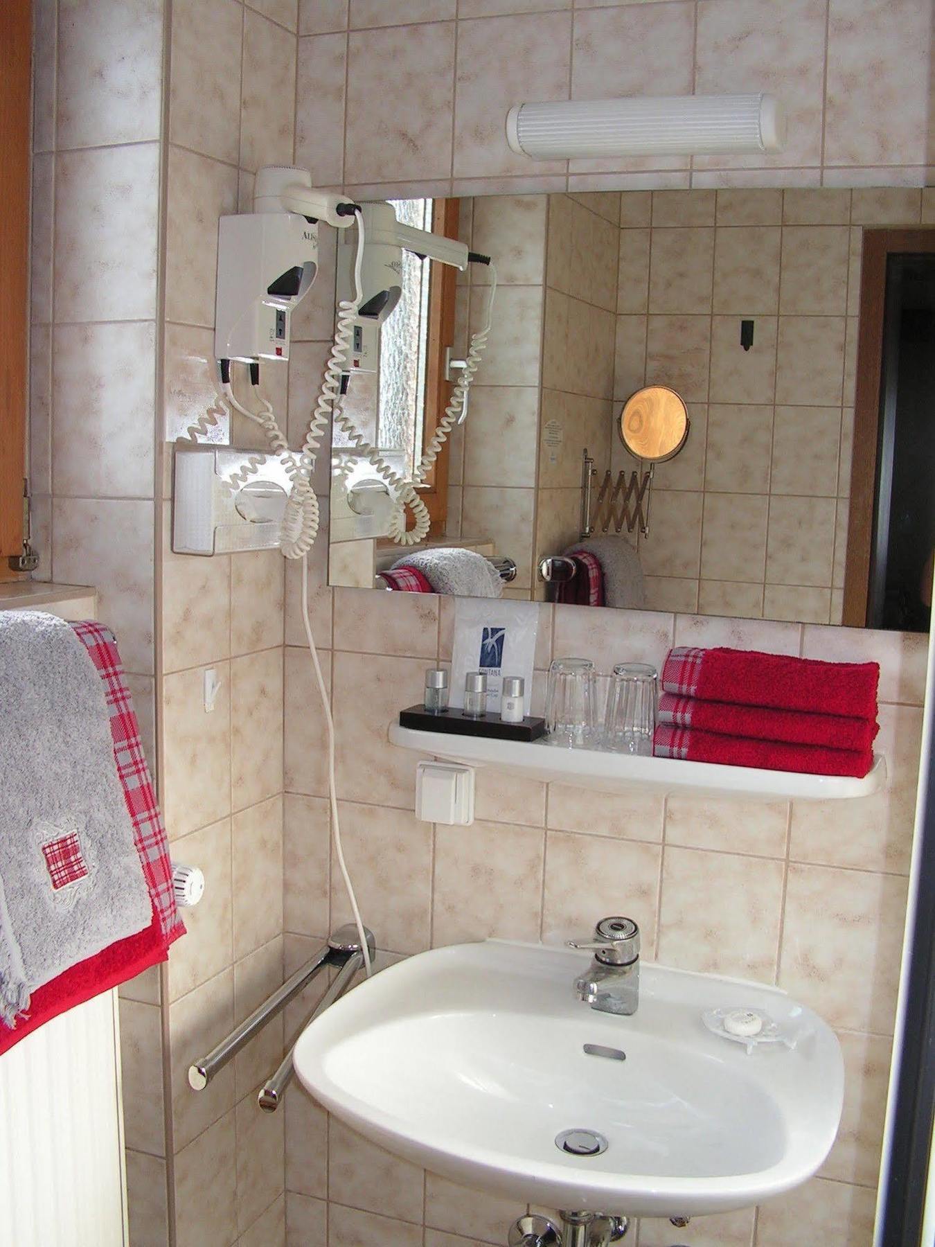 Hotel Garni Haus Alpine - Chiemgau Karte Inkl Ruhpolding Luaran gambar